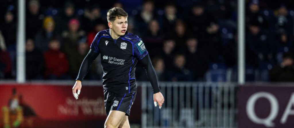 Oliver signs first professional contract with Glasgow Warriors