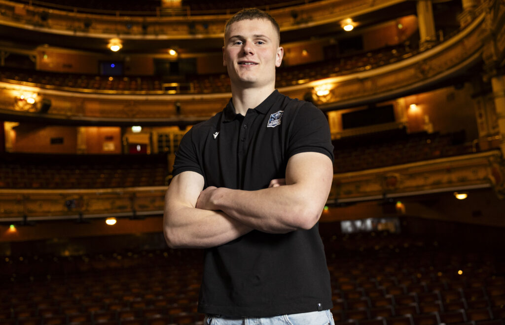 Watson signs first professional contract with Glasgow Warriors