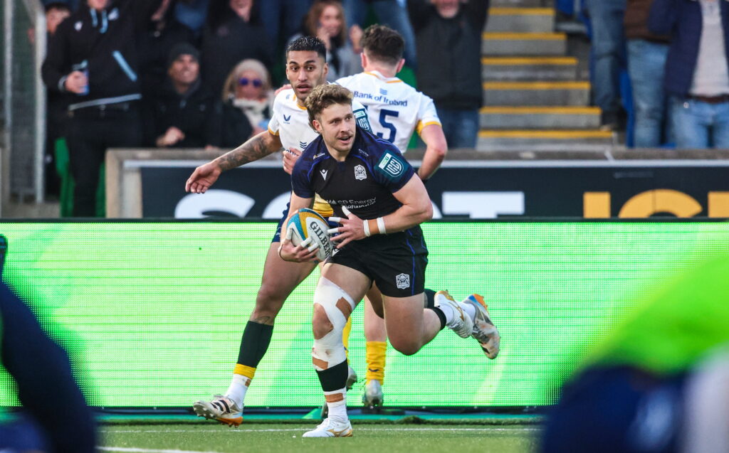 Rowe shortlisted for BKT URC Try of the Season
