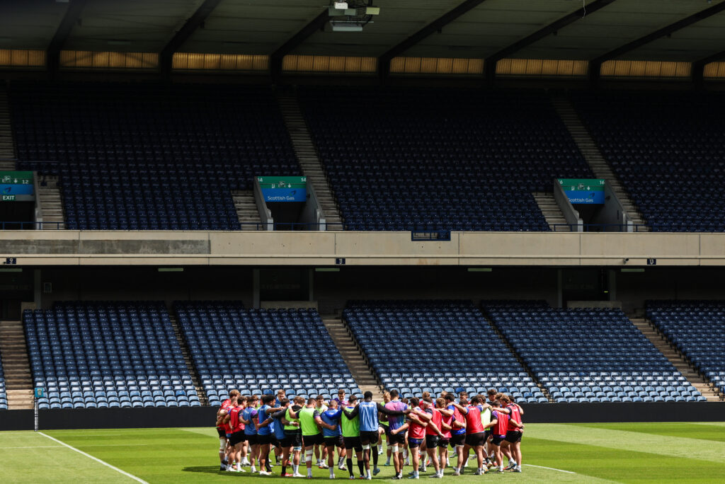 Hiddleston starts in semi-final showdown