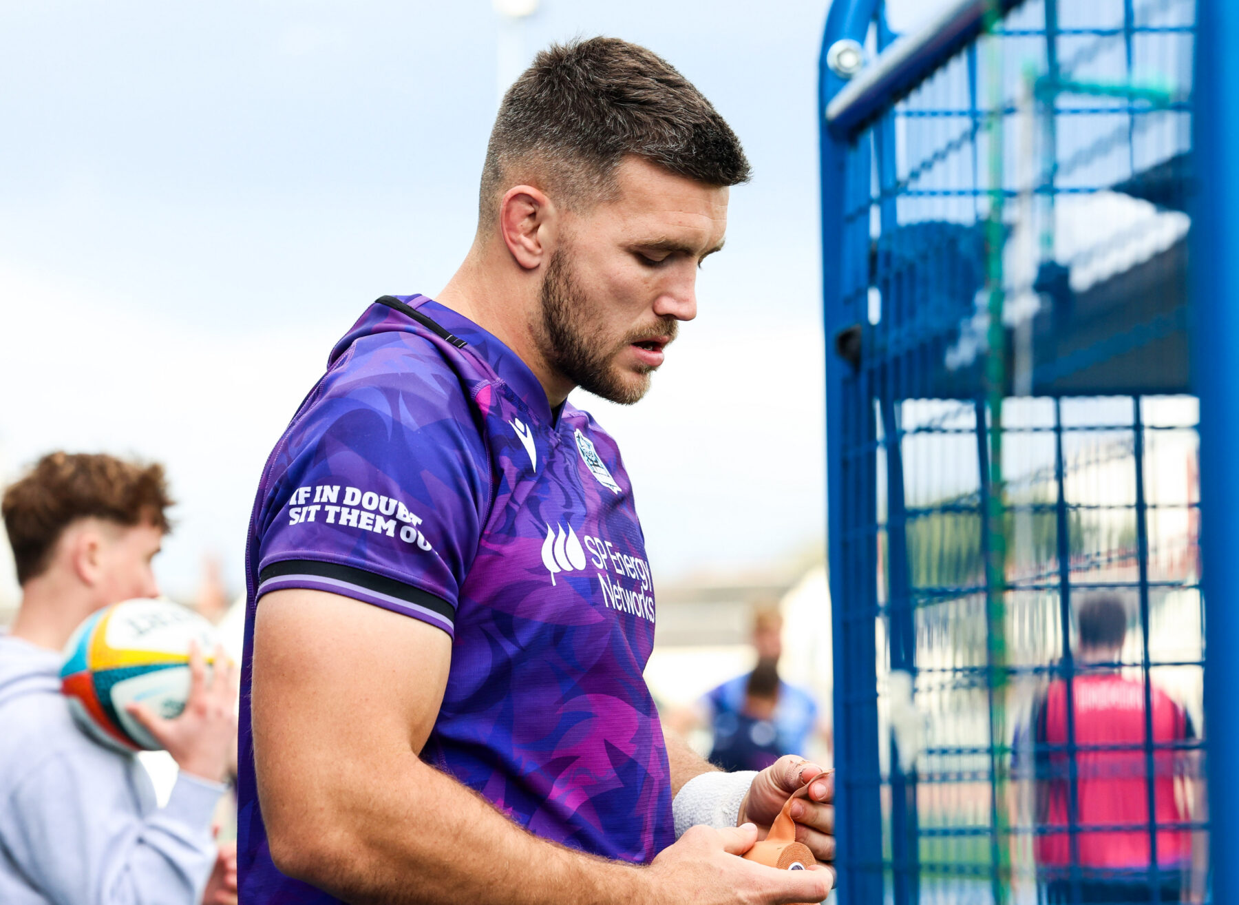 Internationals return as van der Merwe set for debut