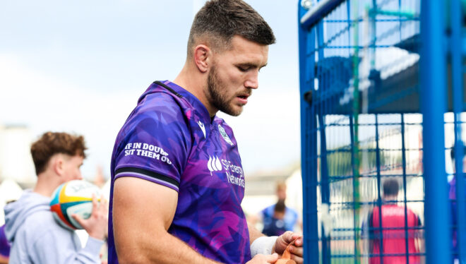 Internationals return as van der Merwe set for debut